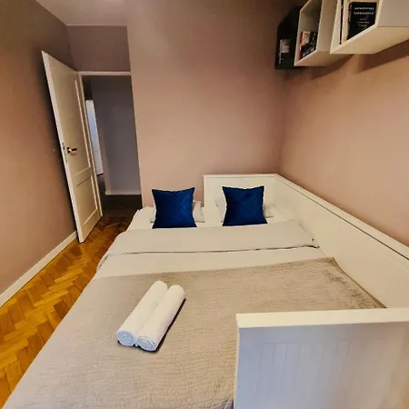 アパート My Beloved Zurawia Street